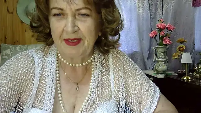 Emma52610 online show from 07/24/26, 11:30