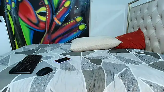 Snapshot of luna_sexxy chatting on 01/28/25, 04:18 luna sexxy online show from 01/28/25, 04:18