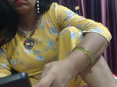 prettyindiandoll online show from 08/04/26, 06:16