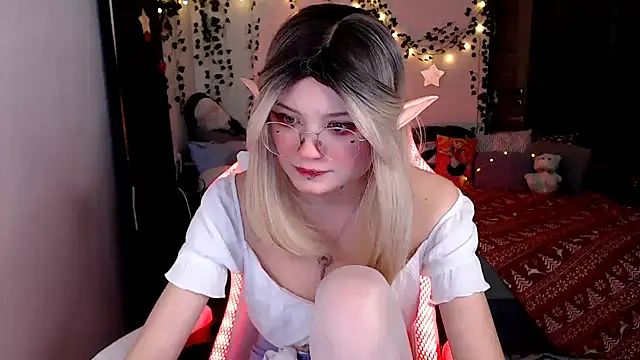 Snapshot of MissToree chatting on 12/26/24, 09:04 MissToree online show from 12/26/24, 09:04