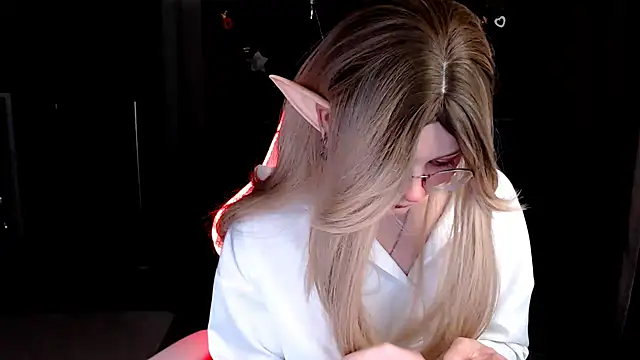 Snapshot of MissToree chatting on 02/05/25, 08:04 MissToree online show from 02/05/25, 08:04