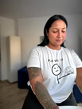 DannaaMeliza online show from 09/27/25, 09:03