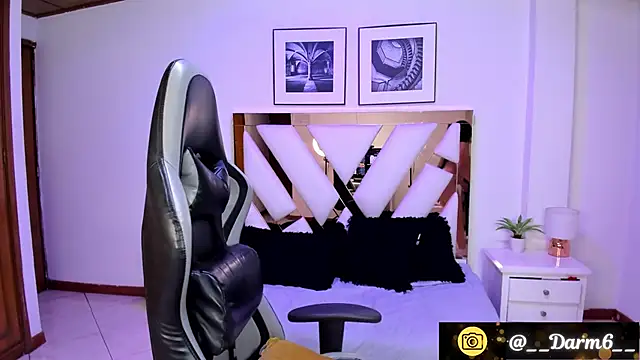 Lia Simons online show from 01/08/25, 02:46