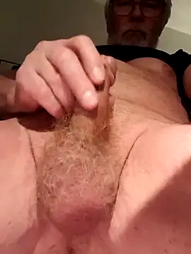 Snapshot of Redhairy4u chatting on 03/22/25, 09:42 Redhairy4u online show from 03/22/25, 09:42