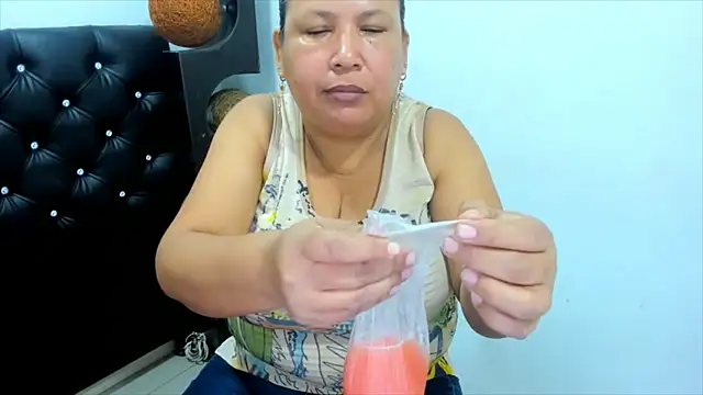beckyummys online show from 09/12/25, 12:27
