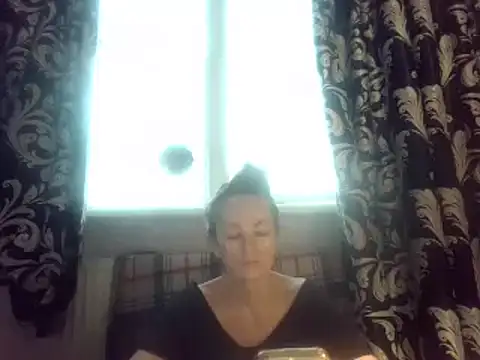LindaStarS online show from 02/06/25, 05:35