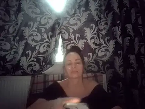 LindaStarS online show from 02/08/25, 07:04