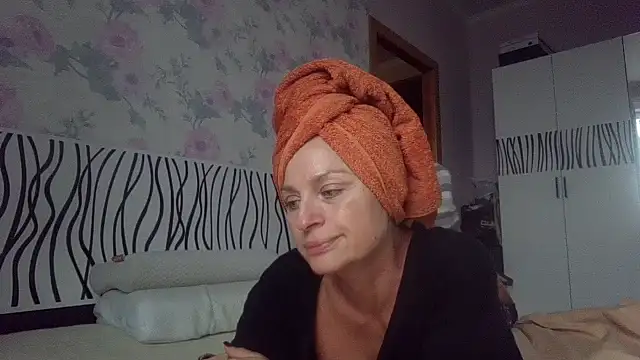 LindaStarS online show from 10/06/25, 02:25