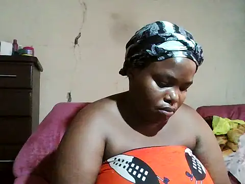 Snapshot of sexybigboobz chatting on 12/18/25, 05:57 sexybigboobz online show from 12/18/25, 05:57