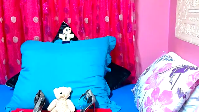 SLUTTYROXY online show from 01/25/25, 09:04