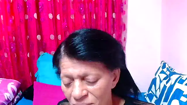 SLUTTYROXY online show from 11/17/25, 05:46