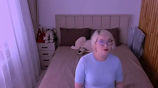 sabrinamacmarren online show from 06/11/26, 12:47