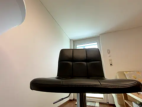 Snapshot of gerri2000 chatting on 12/15/25, 09:57 gerri2000 online show from 12/15/25, 09:57