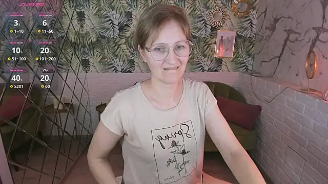 Paris Cherry online show from 12/13/25, 08:25