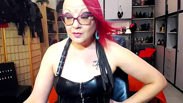 Snapshot of LindaDaemonX chatting on 12/28/24, 08:26 LindaDaemonX online show from 12/28/24, 08:26