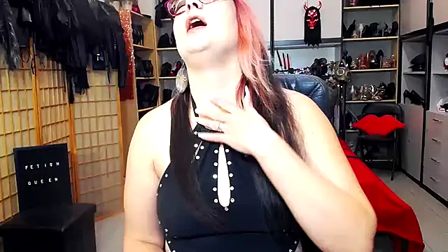 LindaDaemonX online show from 11/10/25, 07:29