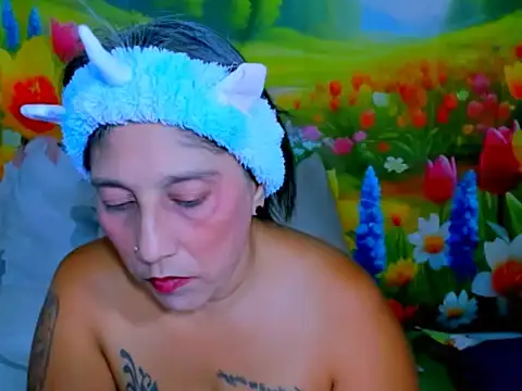 indianroxy online show from 06/10/26, 06:23