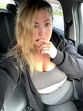 Snapshot of Anna_Alexa chatting on 11/01/25, 10:06 Anna Alexa online show from 11/01/25, 10:06