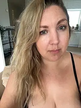 Snapshot of Anna_Alexa chatting on 11/05/25, 10:15 Anna Alexa online show from 11/05/25, 10:15