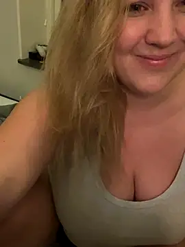 Snapshot of Anna_Alexa chatting on 11/19/25, 03:28 Anna Alexa online show from 11/19/25, 03:28