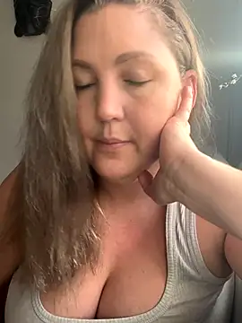 Snapshot of Anna_Alexa chatting on 12/01/25, 10:42 Anna Alexa online show from 12/01/25, 10:42