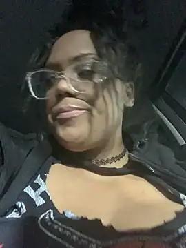 Snapshot of DezerayDelicious chatting on 02/10/25, 07:26 DezerayDelicious online show from 02/10/25, 07:26