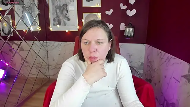 Snapshot of KellyPerfection chatting on 02/13/25, 04:28 KellyPerfection online show from 02/13/25, 04:28