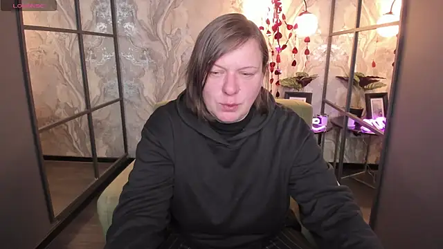 Snapshot of KellyPerfection chatting on 02/16/25, 01:38 KellyPerfection online show from 02/16/25, 01:38