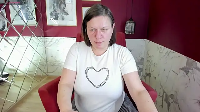 Snapshot of KellyPerfection chatting on 03/16/25, 01:17 KellyPerfection online show from 03/16/25, 01:17