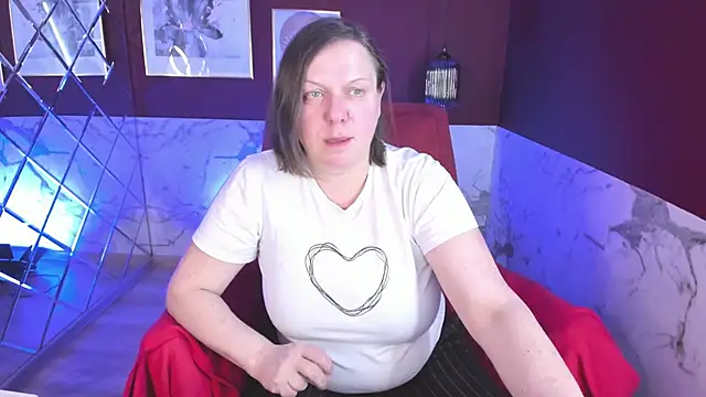 Snapshot of KellyPerfection chatting on 03/18/25, 01:42 KellyPerfection online show from 03/18/25, 01:42