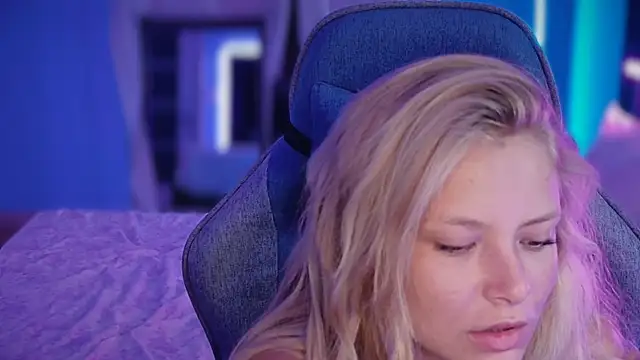 AnastasiaAniess online show from 07/28/26, 06:53