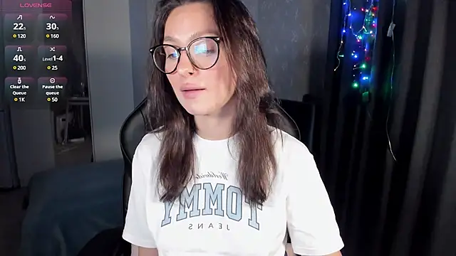 Snapshot of EllaFresh chatting on 03/17/25, 09:13 EllaFresh online show from 03/17/25, 09:13