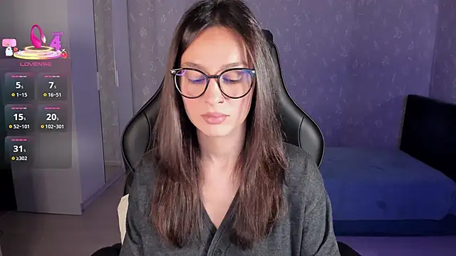 Snapshot of EllaFresh chatting on 10/12/25, 11:04 EllaFresh online show from 10/12/25, 11:04