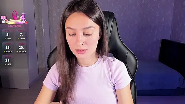 Snapshot of EllaFresh chatting on 10/18/25, 11:16 EllaFresh online show from 10/18/25, 11:16