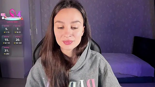 Snapshot of EllaFresh chatting on 11/02/25, 03:47 EllaFresh online show from 11/02/25, 03:47