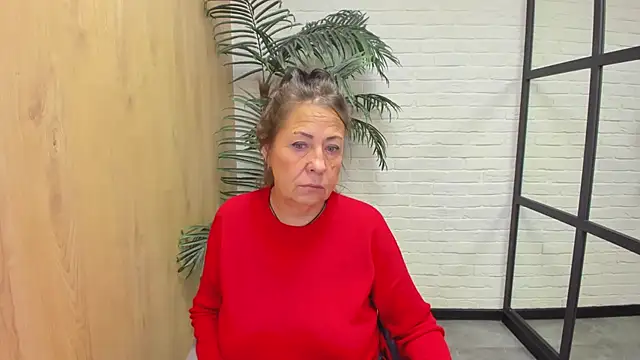 Snapshot of LindaPassionate chatting on 09/27/25, 05:12 LindaPassionate online show from 09/27/25, 05:12