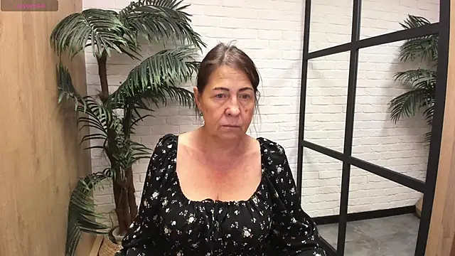 LindaPassionate online show from 06/12/26, 01:10