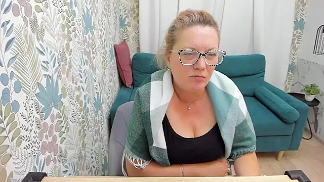 LeaPure online show from 12/08/24, 11:35