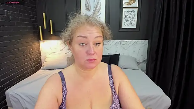 JenniferLight online show from 12/22/24, 01:11
