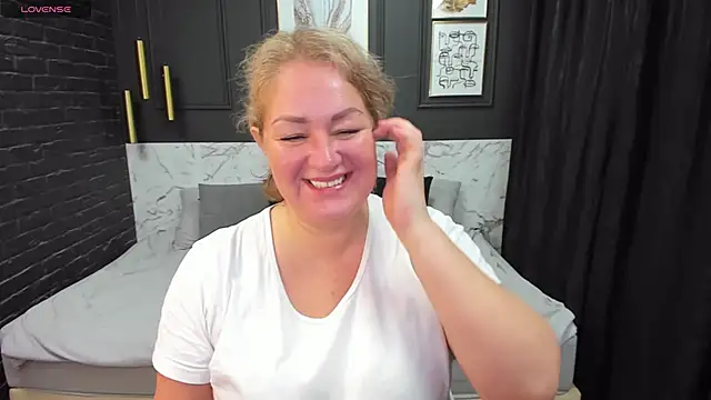 JenniferLight online show from 01/29/25, 08:25