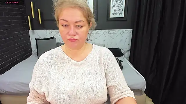 JenniferLight online show from 02/03/25, 08:13