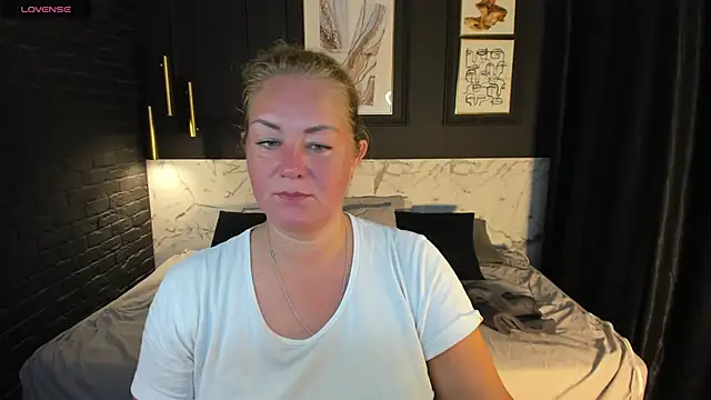 JenniferLight online show from 09/10/25, 05:07