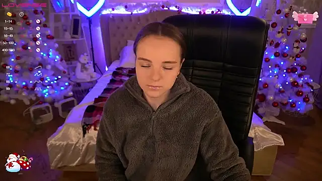 FoxyShy online show from 12/18/24, 01:02