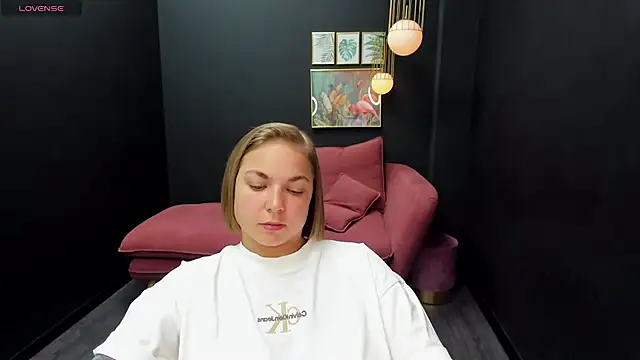 Snapshot of TataArdent chatting on 12/03/24, 11:35 TataArdent online show from 12/03/24, 11:35