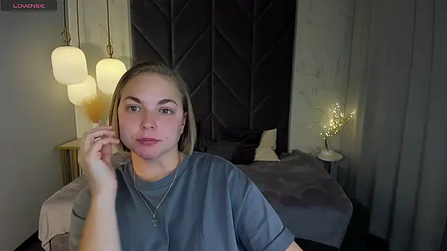 Snapshot of TataArdent chatting on 12/05/24, 11:40 TataArdent online show from 12/05/24, 11:40