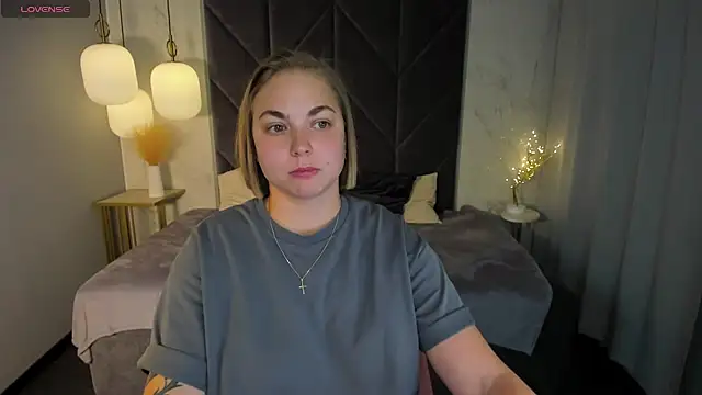 Snapshot of TataArdent chatting on 12/06/24, 02:57 TataArdent online show from 12/06/24, 02:57