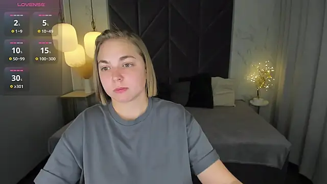 Snapshot of TataArdent chatting on 12/20/24, 11:37 TataArdent online show from 12/20/24, 11:37