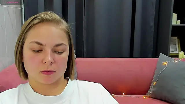 Snapshot of TataArdent chatting on 12/26/24, 11:24 TataArdent online show from 12/26/24, 11:24