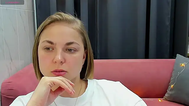 Snapshot of TataArdent chatting on 12/27/24, 02:25 TataArdent online show from 12/27/24, 02:25