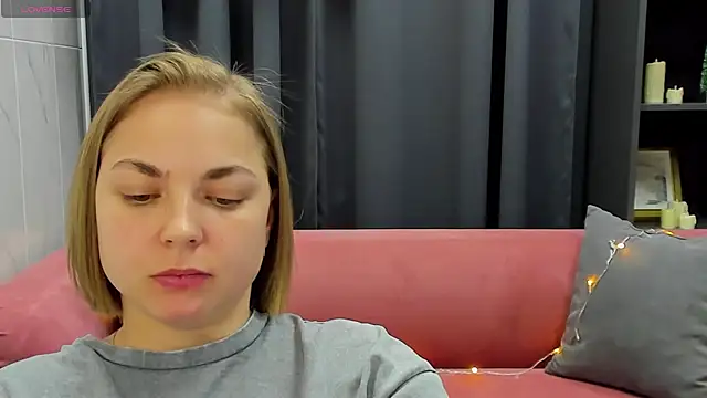 Snapshot of TataArdent chatting on 12/27/24, 08:28 TataArdent online show from 12/27/24, 08:28